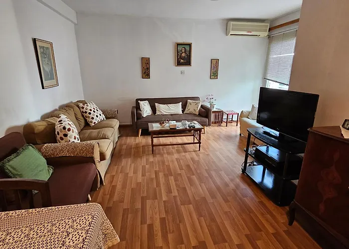 Beautiful In Center Of With Views Apartmán *